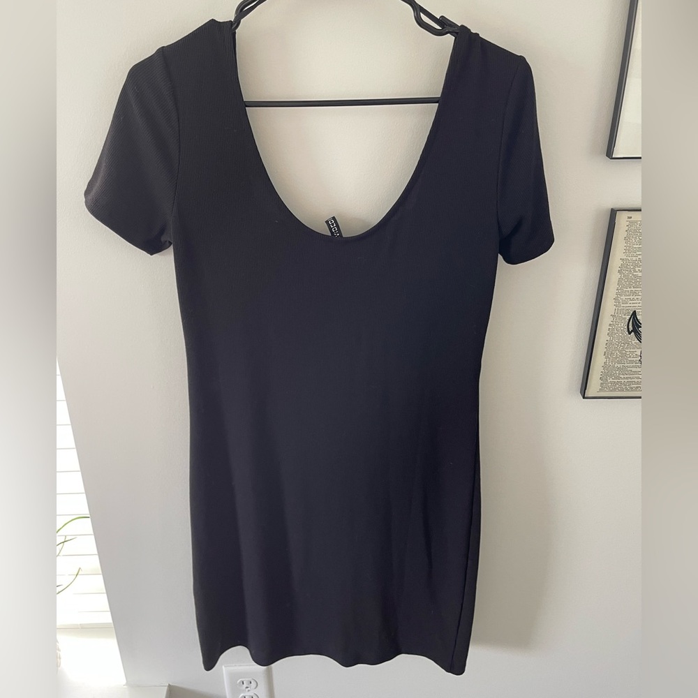 H&M Women’s Black Dress - Picture 2 of 3